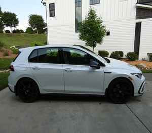 Asequible-Subasta Venta 2024 Volkswagens GTI 380 S Hatchback Coches usados para la venta - Product Image 6