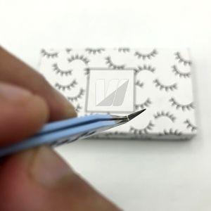 Pince à épiler professionnelle d'extension de cils à poignée diamantée avec logo personnalisé nouvel acier inoxydable durable avec pointe pointue - Product Image 6