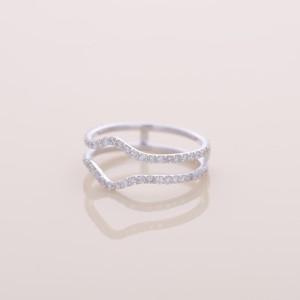 Anillo de Boda Curvo con Diamantes Cultivados en Laboratorio, Oro Amarillo, Blanco y Rosa de 14K, Engastado en Pavé, Apilable - Product Image 2