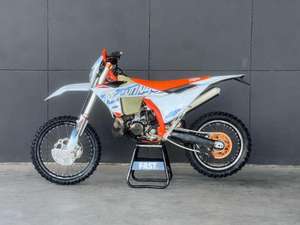 Motocicleta 2025 300 XC-W TBI SIX DAYS - Product Image 2