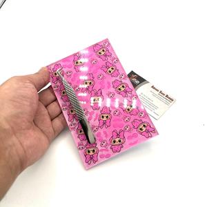 Azulejo de pestañas con personaje de dibujos animados con pinzas Labubu Print Lash Tile Herramientas de belleza acrílicas sostenibles Servicio OEM - Product Image 4