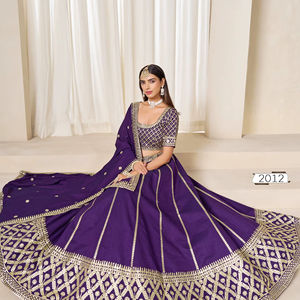 Lehenga Choli de seda de diseñador con Moti Handwork bordado Elegante ropa de fiesta nupcial - Product Image 5