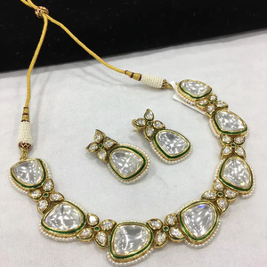 Joyería de boda de lujo, collares de diseñador Kundan para novias, damas de honor y ocasiones especiales, perfectos para celebrar - Product Image 1