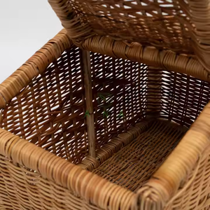 Cesta de picnic de ratán natural con tapa con bisagras y asas de transporte Diseño hecho a mano - Product Image 3