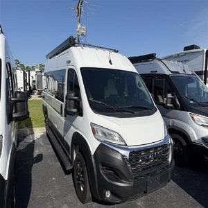 Winnebago T-r-a-v-a-t-o 59K en parfait état, modèle 2025 - Product Image 1