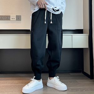 กางเกงวอร์มฮาร์แลนเอวกลางแบบปรับแต่งได้สำหรับผู้ชายสไตล์ลำลองผ้าพลัสด้านหน้าเรียบพร้อมบริการ OEM สำหรับฤดูใบไม้ผลิและฤดูใบไม้ร่วง - Product Image 1