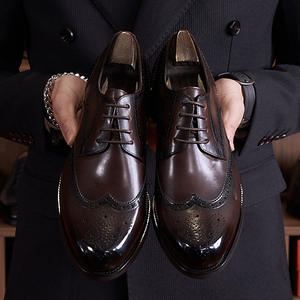 รองเท้าหนังแบบทางการ ผิวเงา น้ำหนักเบา สำหรับงานองค์กรของผู้ชาย - Product Image 3