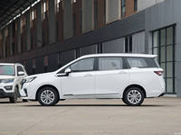 Coches nuevos con 7 asientos MPV Coche de pasajeros SAIC-GM-Wuling-Wuling Jiachen Coche de gasolina Vehículo eléctrico Conducción a la derecha