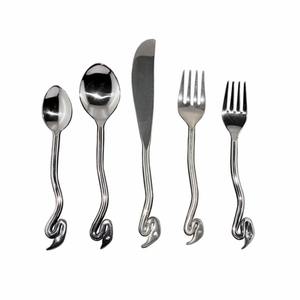 Venta directa de fábrica al por mayor de La India Cubiertos de cena de metal Juego de Cubiertos de Acabado plateado para uso de herramientas para comer comidas - Product Image 3