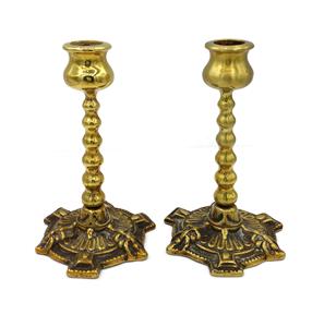 Bougeoir d'autel en laiton de qualité supérieure avec forme ronde de finition antique en relief pour la décoration d'église. - Product Image 5