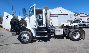 Camión de Transporte de Carga a Larga Distancia con Cabina Diurna de Eje Único, Listo para Trabajar - Product Image 5