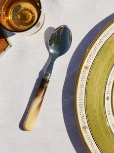 Ensemble de couverts au design classique de luxe en acier inoxydable avec finition dorée, parfait pour les repas au restaurant et la table élégante - Product Image 3