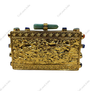 กระเป๋าคลัทช์โมเสคพลอยอะเมโซไนต์ พร้อมกรอบทอง กระเป๋าถือสำหรับงานเลี้ยงกลางคืนสุดหรูสำหรับผู้หญิง ประดับด้วยหินธรรมชาติ ทำด้วยมือ - Product Image 4