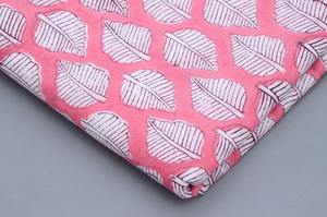 Tissu de coton imprimé floral de bloc de main indien pour la couture et la fabrication de robe de décor à la maison-en vente! - Product Image 5