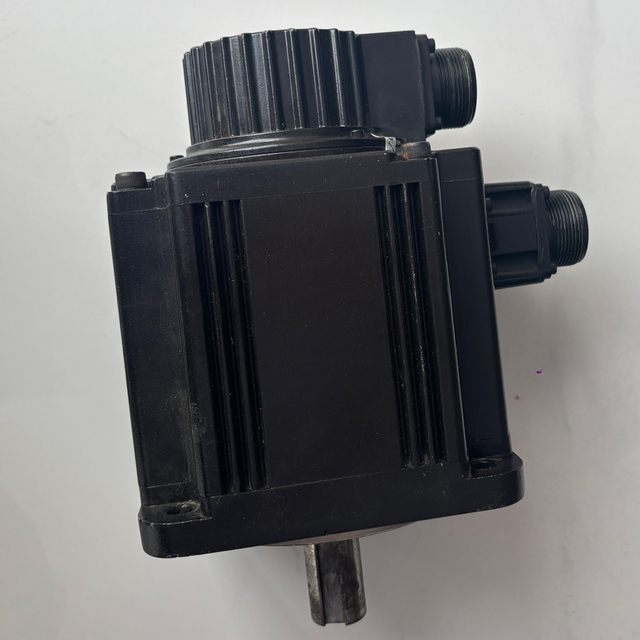 Industrial AC Servo Motor MPL-B540D-MJ74AA 460V High Torque Brushless Servo Motor for CNC Machinery Automation System