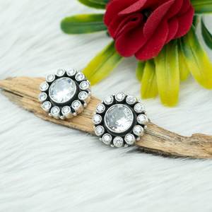 Boucles d'oreilles en argent sterling 925 de mariage minimaliste, cadeau léger en diamant CZ blanc naturel pour elle - Product Image 1