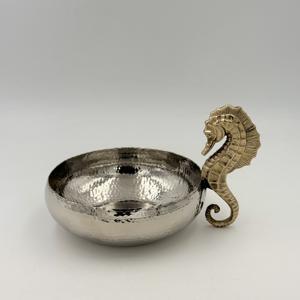 Cuenco de Lujo con Acabado Pulido Espejo y Asa de Caballito de Mar de Latón, Decoración de Mesa de Diseño, Ideal para Eventos y Celebraciones en el Hogar - Product Image 1