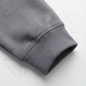 Ensemble Crop Top et Jogger Uni 100% Coton, Ensemble Hoodie et Jogger avec Logo Personnalisé, Coupe Ajustée, Pantalon Jogger Femme, Ensemble de Survêtement Deux Pièces - Product Image 6