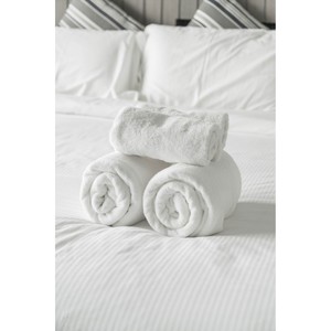 Avesis Series 16/1 Open-End Yarn Hotel Towel Made of Soft Cotton - Product Image 1