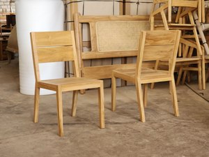 Chaise de salle à manger en teck d'extérieur moderne et confortable avec coussin de couleur naturelle pour la maison, l'hôtel, le restaurant, la cuisine ou le parc - Product Image 4