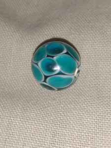 Vente en gros de perles de verre Chevron colorées rondes et solides à prix raisonnable pour la conception de bijoux et la fabrication de perles au chalumeau en cristal - Product Image 3