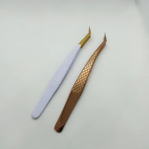 Pince à cils professionnelle de qualité supérieure en acier inoxydable avec logo personnalisé, haute performance, préhension précise des fibres, pointe affûtée - Product Image 3