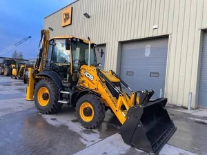 Chargeuse sur pneus compacte jaune pour travaux de construction et utilisation agricole - Product Image 6