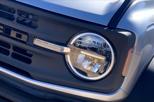 Bronco Base 4WD 2023 de Buena Calidad, SUV de 2 Puertas - Listo para Enviar - Product Image 3
