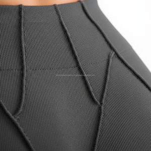 Conjunto de Yoga de 2 Piezas Personalizado OEM para Mujer, Sujetador Deportivo con Tirantes Finos y Leggings de Cintura Alta con Ribete en Contraste, Ropa Deportiva para Gimnasio - Product Image 5