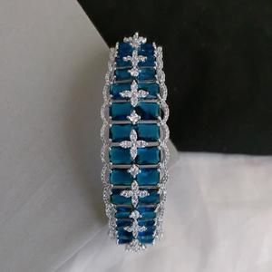 Bracelet en diamant américain de haute qualité à la mode pour femmes et filles Bracelet cadeau de conception de Zircon étincelant à la mode - Product Image 1