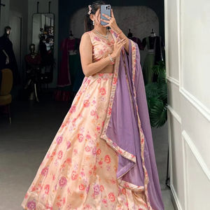 Estampado floral de seda Tussar de color melocotón Premium con trabajo hecho a mano Lehenga Choli Ropa de fiesta para mujer - Product Image 1