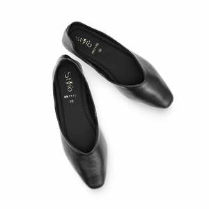 <b>Black</b> WN1116 <b>Pumps</b> - Product Image 1