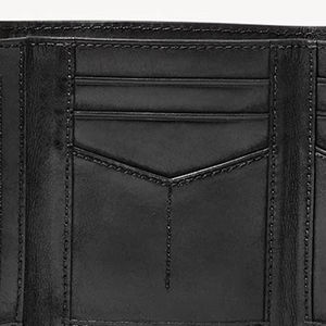 Cartera de Cuero Genuina y Elegante para Hombre |   Cuero de Alta Calidad |   Cartera de Viaje Personalizada para Pasaporte y Tarjetas de Crédito - Product Image 3