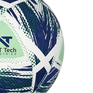 Tech Industries Ballon d'entraînement de football Matériau PU à des fins d'entraînement avec un design personnalisé et un logo personnalisé - Product Image 4