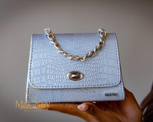 Sac à main mini en fausse fourrure à imprimé animalier tendance avec chaîne, bandoulière et fermeture à cadenas pour femme, usage quotidien - Product Image 1