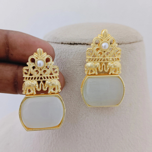 Maharaja Elephant Crest Pendientes Set Look Royal Heritage en Heavy Brass Made Producto a granel Diseño personalizado para mujeres y niñas - Product Image 2