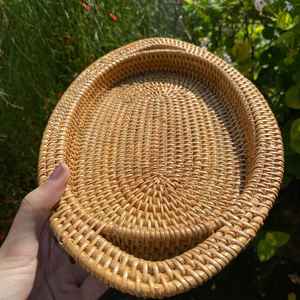 Bandeja ovalada de ratán Bali para uso en la cocina para servir comida - Product Image 5