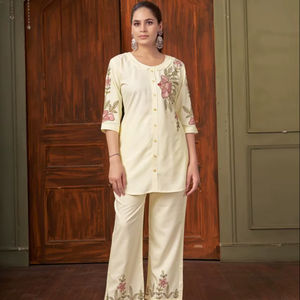 ชุดเซ็ตผ้าเรยอนคุณภาพดีสำหรับผู้หญิง เหมาะสำหรับใส่ทำงาน ออกงานลำลอง ท่องเที่ยว ปาร์ตี้ และคอลเลคชั่นบูติก มีจำหน่ายแล้ว - Product Image 1