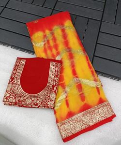 Saree en dentelle à fleurs avec conception de chemisier en velours pour femme - Product Image 1