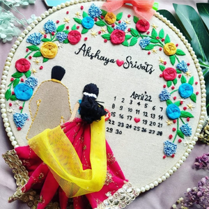 Fait sur mesure dans des noms personnalisés brodés à la main enregistrer la date et cartes de mariage brodées à la main idéales pour la revente. - Product Image 5