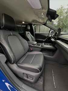 Venta al por Mayor de SUV Híbrido Highlander 2027, 4.5L E-CVT Euro IV, 5 Puertas, 5 Asientos, Volante a la Izquierda, Neumáticos R18, Techo Solar Panorámico Eléctrico - Product Image 2