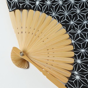 Pliable danse clacking FABRIQUÉ AU JAPON Japonais Pliant À La Main Décoratif Kanagawa Main Femmes Bambou Soie Éventail - Product Image 1