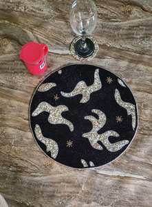 Manteles individuales de mesa Mantel individual redondo de 14 pulgadas para mesa de comedor Manteles individuales con cuentas Regalo de Navidad para ella Mantel individual con cuentas Negro - Product Image 3