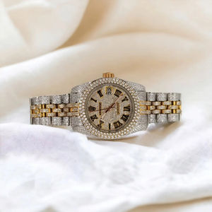 Montre personnalisable de luxe entièrement sertie de diamants, chiffres romains, style hip-hop, en acier inoxydable, pour rappeur. - Product Image 1