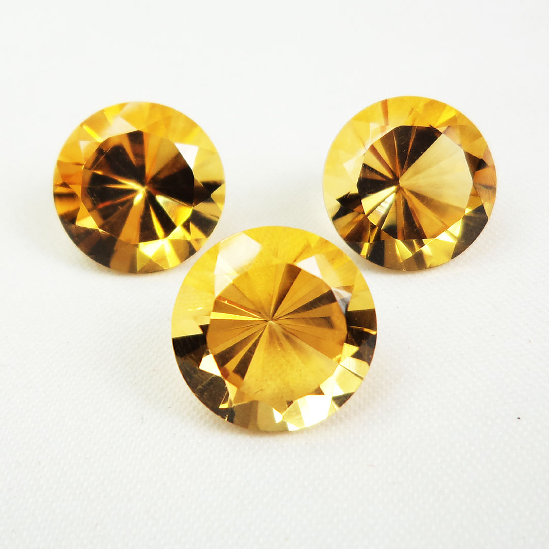 สีเหลือง