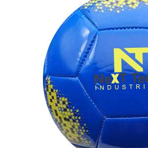 Balón de entrenamiento de fútbol de Next Tech Industries, material de PU para fines de entrenamiento con diseño personalizado y logotipo personalizado - Product Image 5