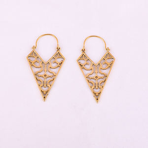SHIPOBO Pendientes puntiagudos de latón chapado en oro de moda, tamaño 55x31 mm para mujer - Product Image 1