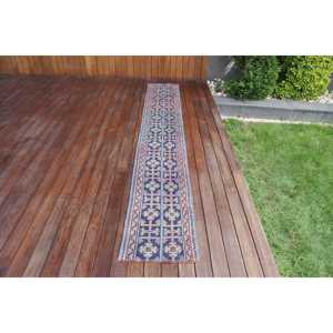 Alfombra Vintage de 1.4x9.8 pies, Alfombra Turca Azul a Cuadros de Lana - Product Image 1