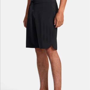 Vente en gros de shorts de performance pour hommes-Respirants, durables et parfaits pour le surf, la natation et les activités de plein air - Product Image 3