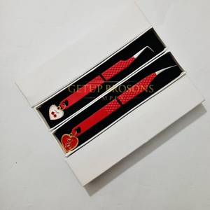 Pince à cils GETUP BROSONS IMPEX en acier inoxydable de haute qualité, isolation/90 degrés, breloques personnalisées, revêtement en poudre rouge - Product Image 5